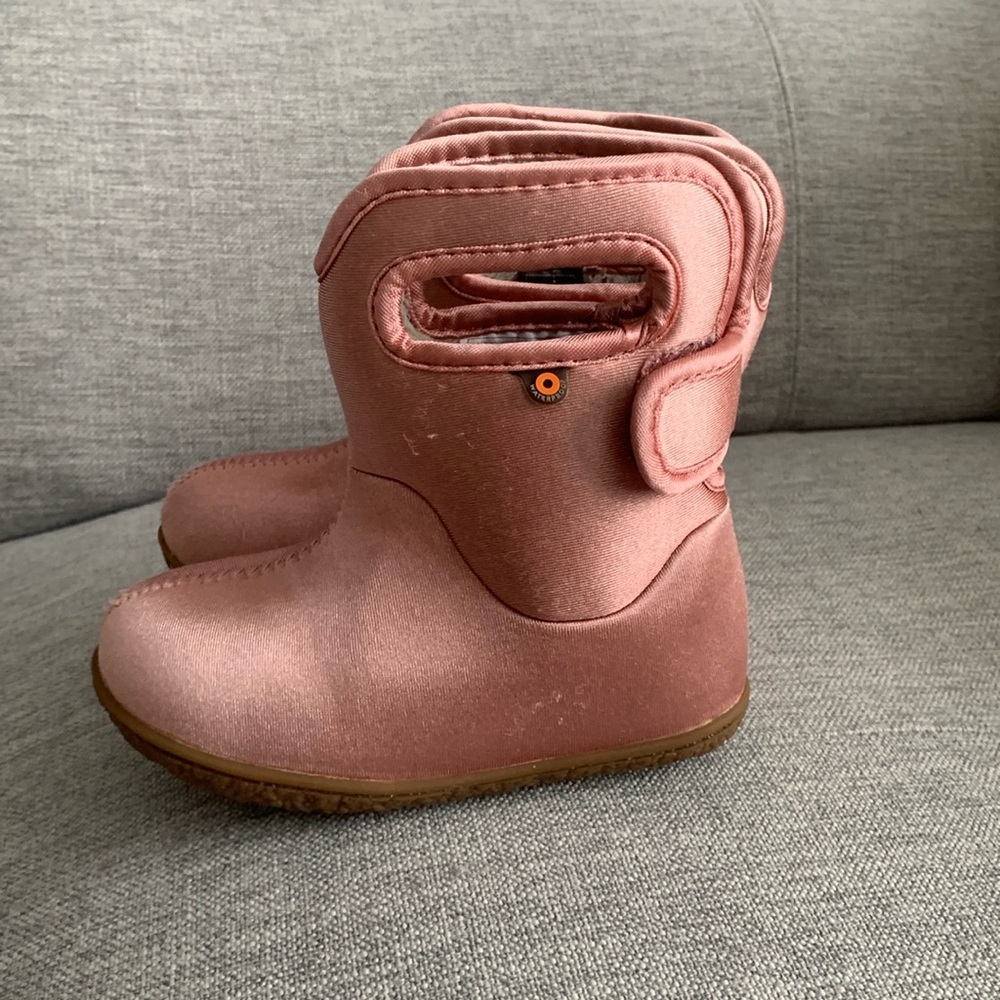 Bogs Warm -30C Pink Boots sz 8 like new